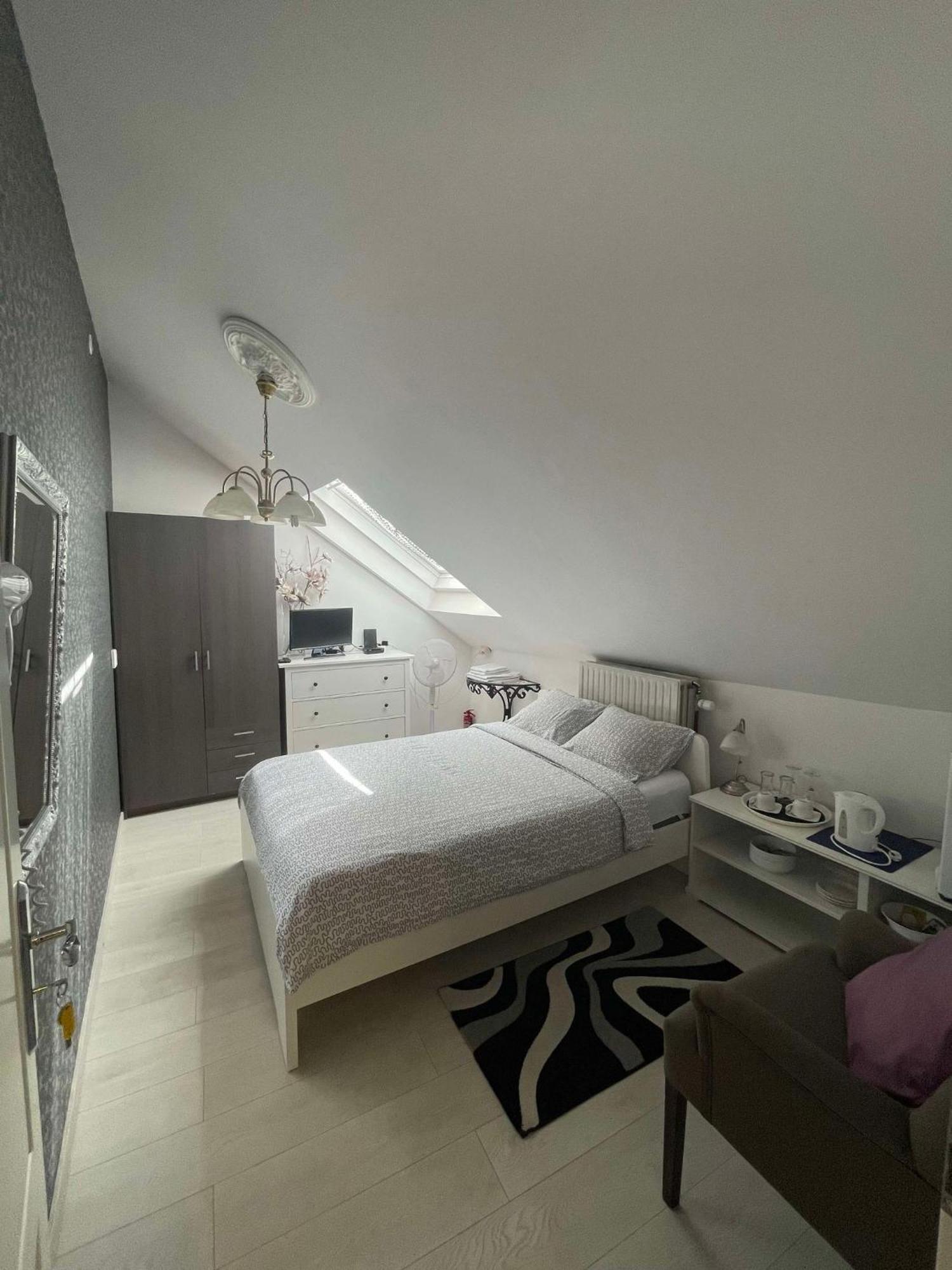 Samos Babbis Bed and Breakfast Heerlen Eksteriør billede